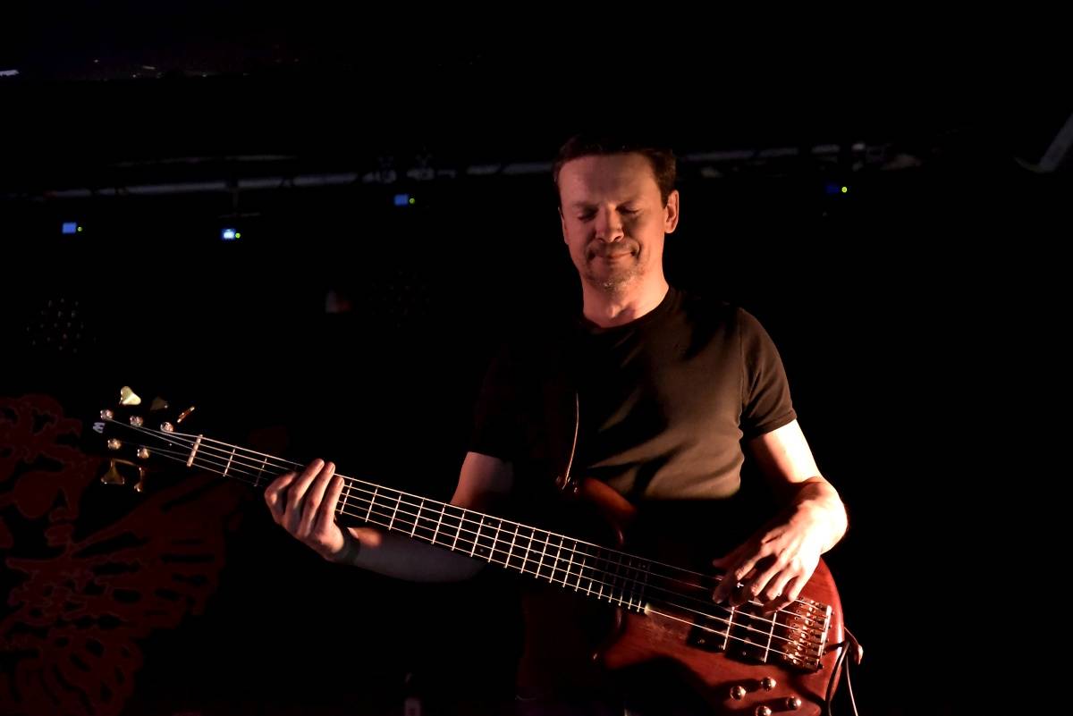 Rock Café hostilo SUPŠ Fest. Akci, na které se učitel promění v normální týpka s kytarou a introvertní student ve řvoucího tygra