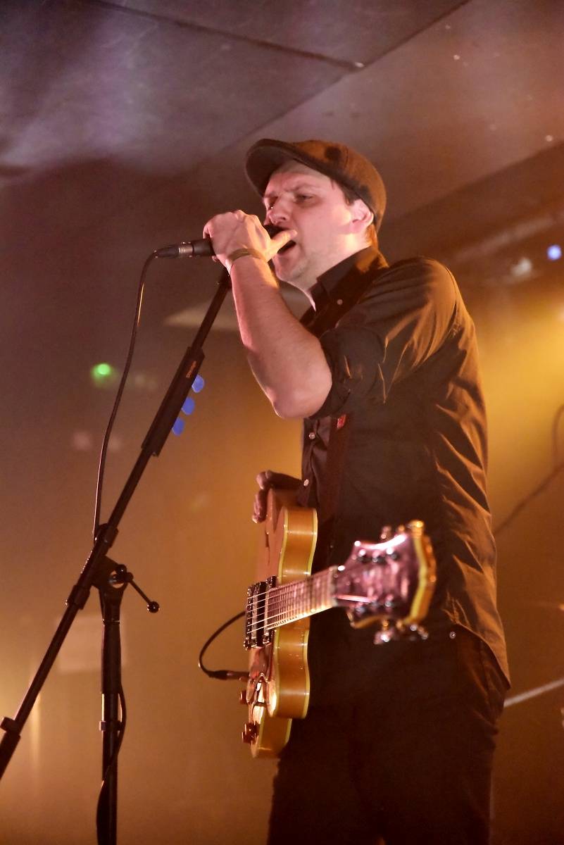 Rock Café hostilo SUPŠ Fest. Akci, na které se učitel promění v normální týpka s kytarou a introvertní student ve řvoucího tygra