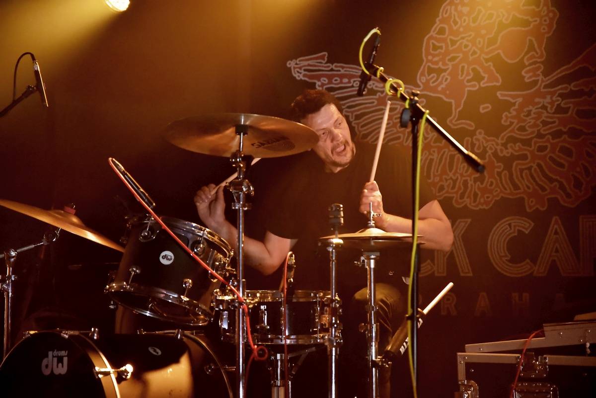 Rock Café hostilo SUPŠ Fest. Akci, na které se učitel promění v normální týpka s kytarou a introvertní student ve řvoucího tygra