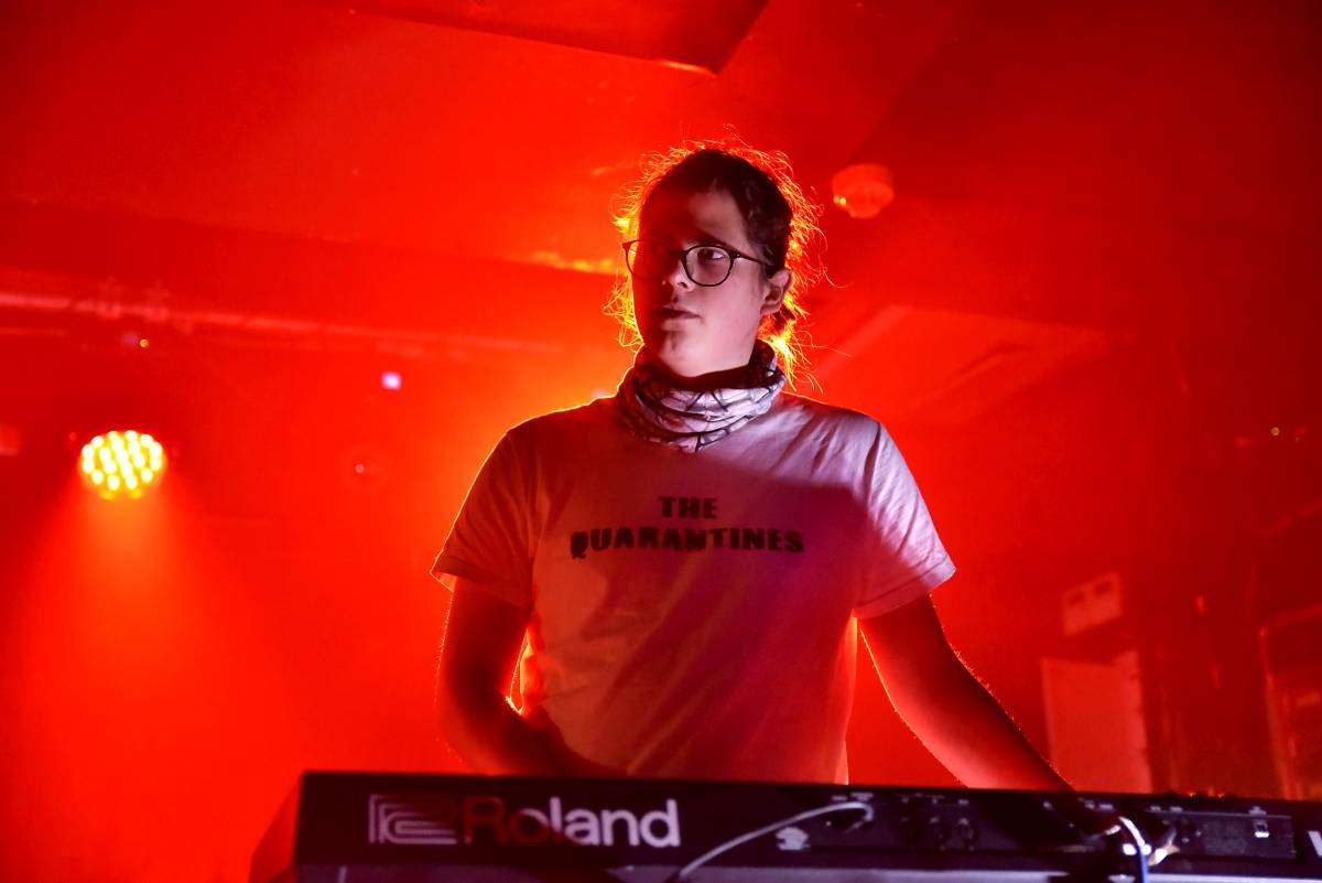 Rock Café hostilo SUPŠ Fest. Akci, na které se učitel promění v normální týpka s kytarou a introvertní student ve řvoucího tygra