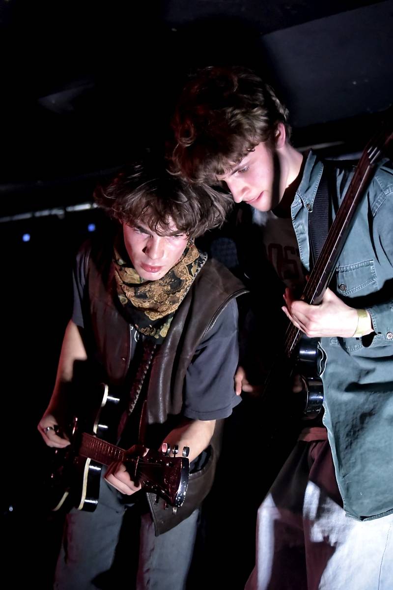 Rock Café hostilo SUPŠ Fest. Akci, na které se učitel promění v normální týpka s kytarou a introvertní student ve řvoucího tygra