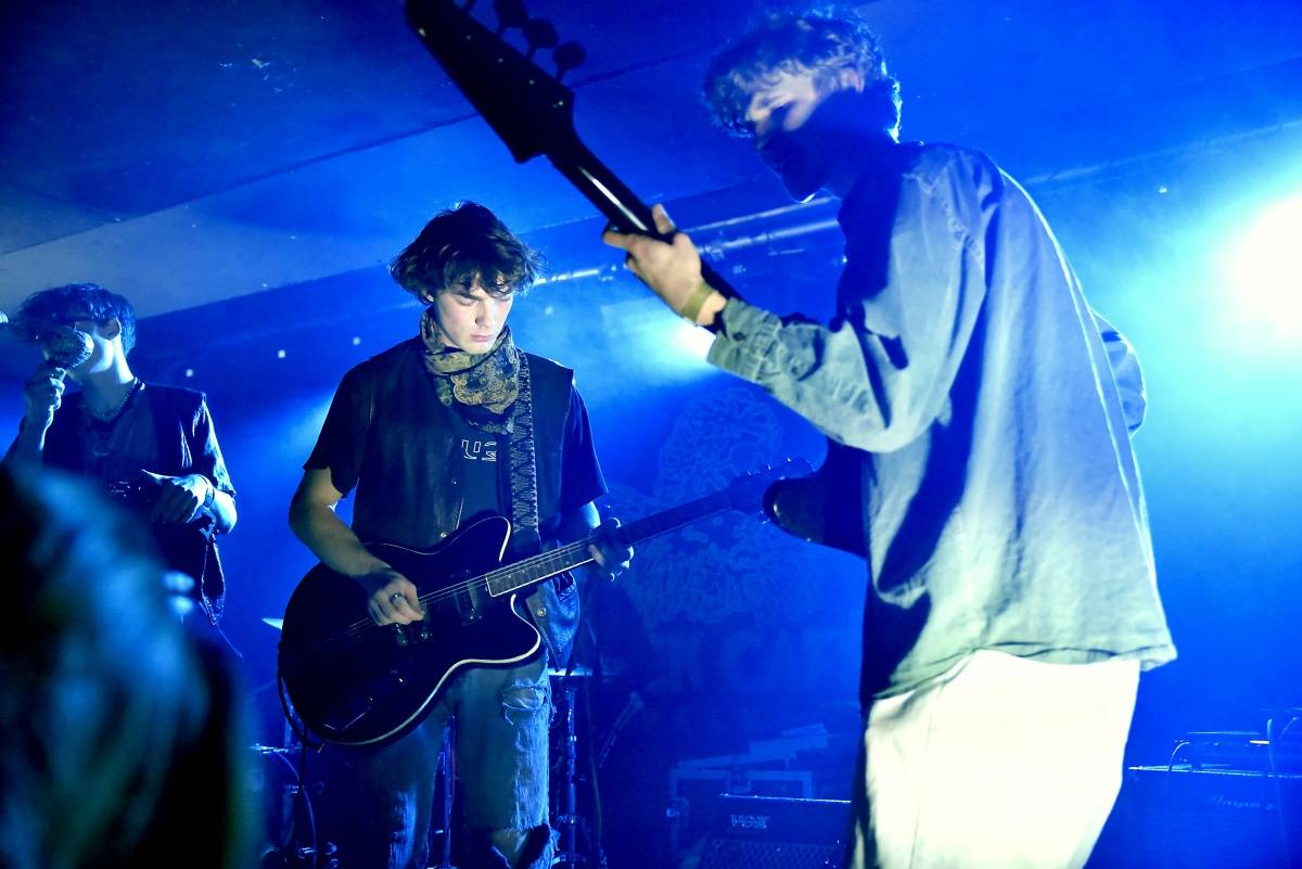 Rock Café hostilo SUPŠ Fest. Akci, na které se učitel promění v normální týpka s kytarou a introvertní student ve řvoucího tygra