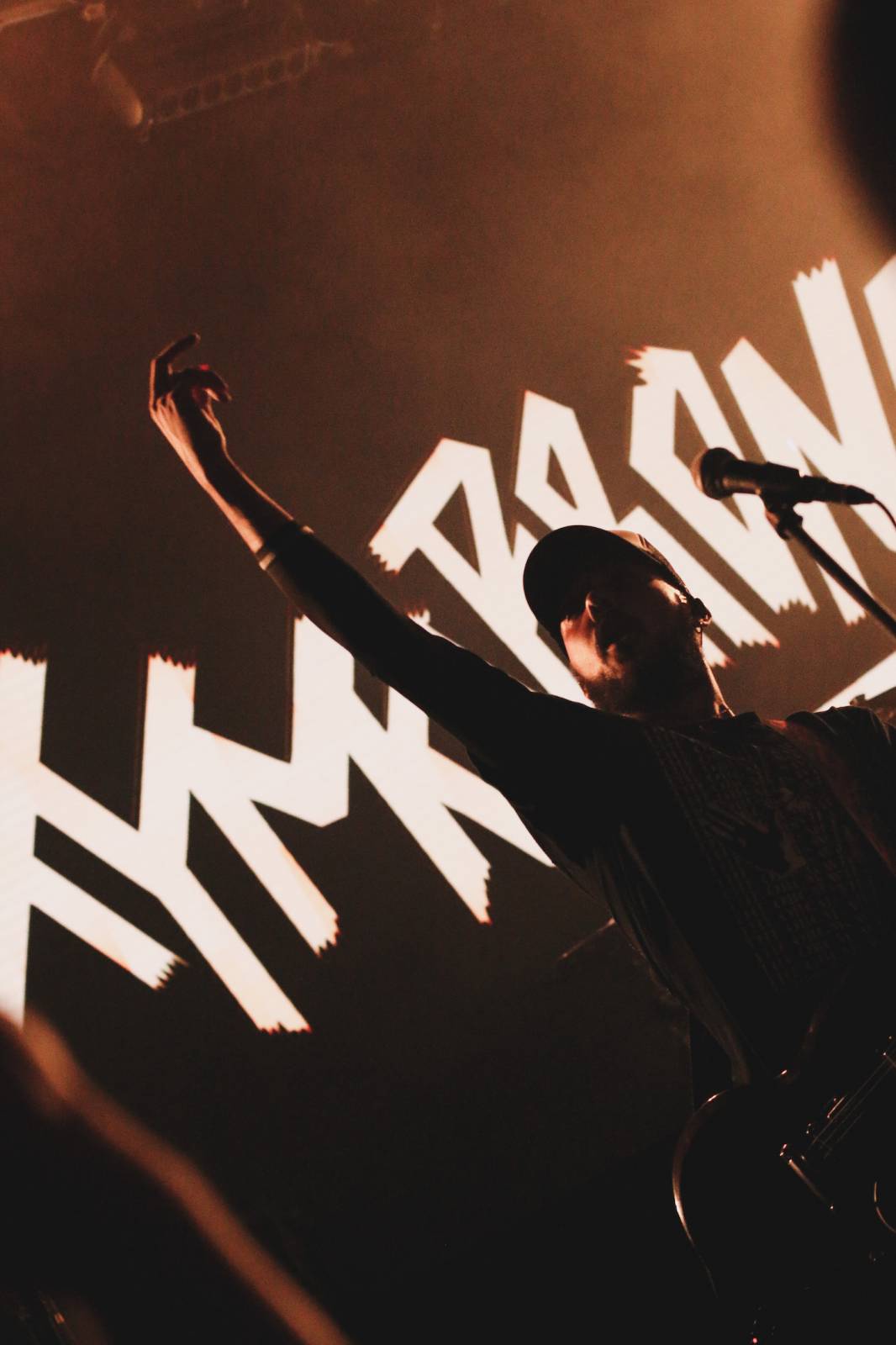 Oxymorrons a Ghøstkid předskakovali ve vyprodaném Lucerna Music Baru Bad Omens