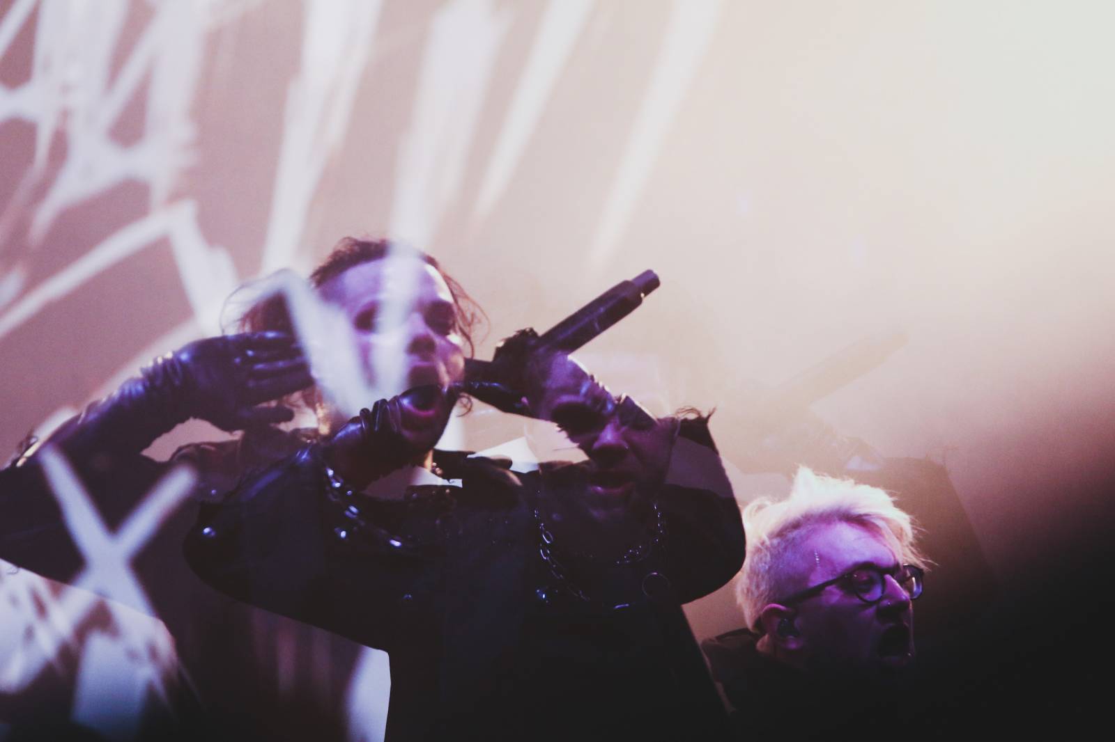 Oxymorrons a Ghøstkid předskakovali ve vyprodaném Lucerna Music Baru Bad Omens