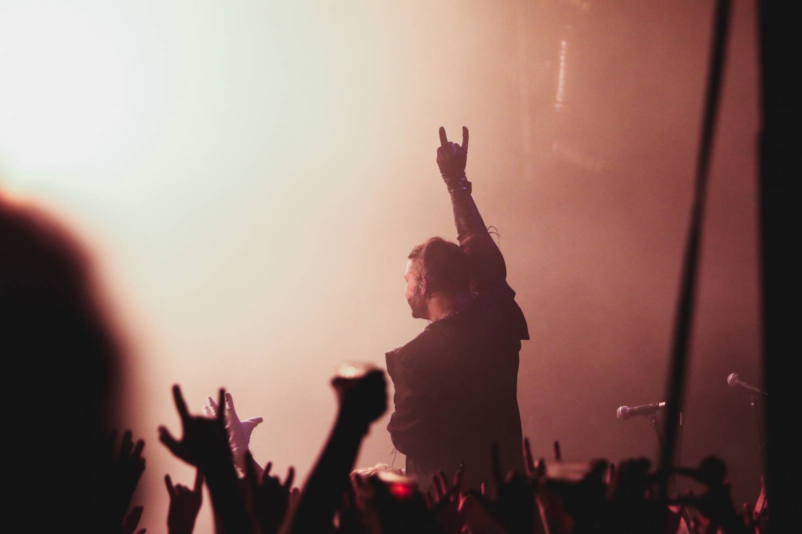 Oxymorrons a Ghøstkid předskakovali ve vyprodaném Lucerna Music Baru Bad Omens