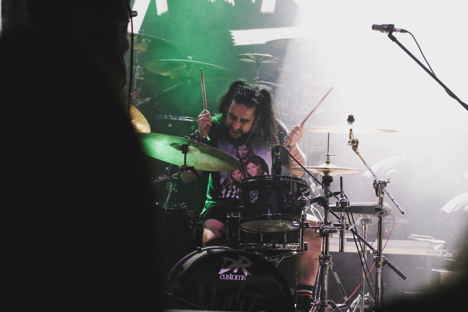 Oxymorrons a Ghøstkid předskakovali ve vyprodaném Lucerna Music Baru Bad Omens