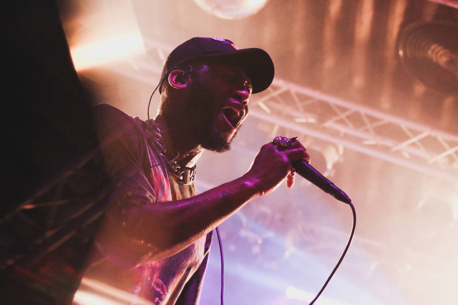 Oxymorrons a Ghøstkid předskakovali ve vyprodaném Lucerna Music Baru Bad Omens