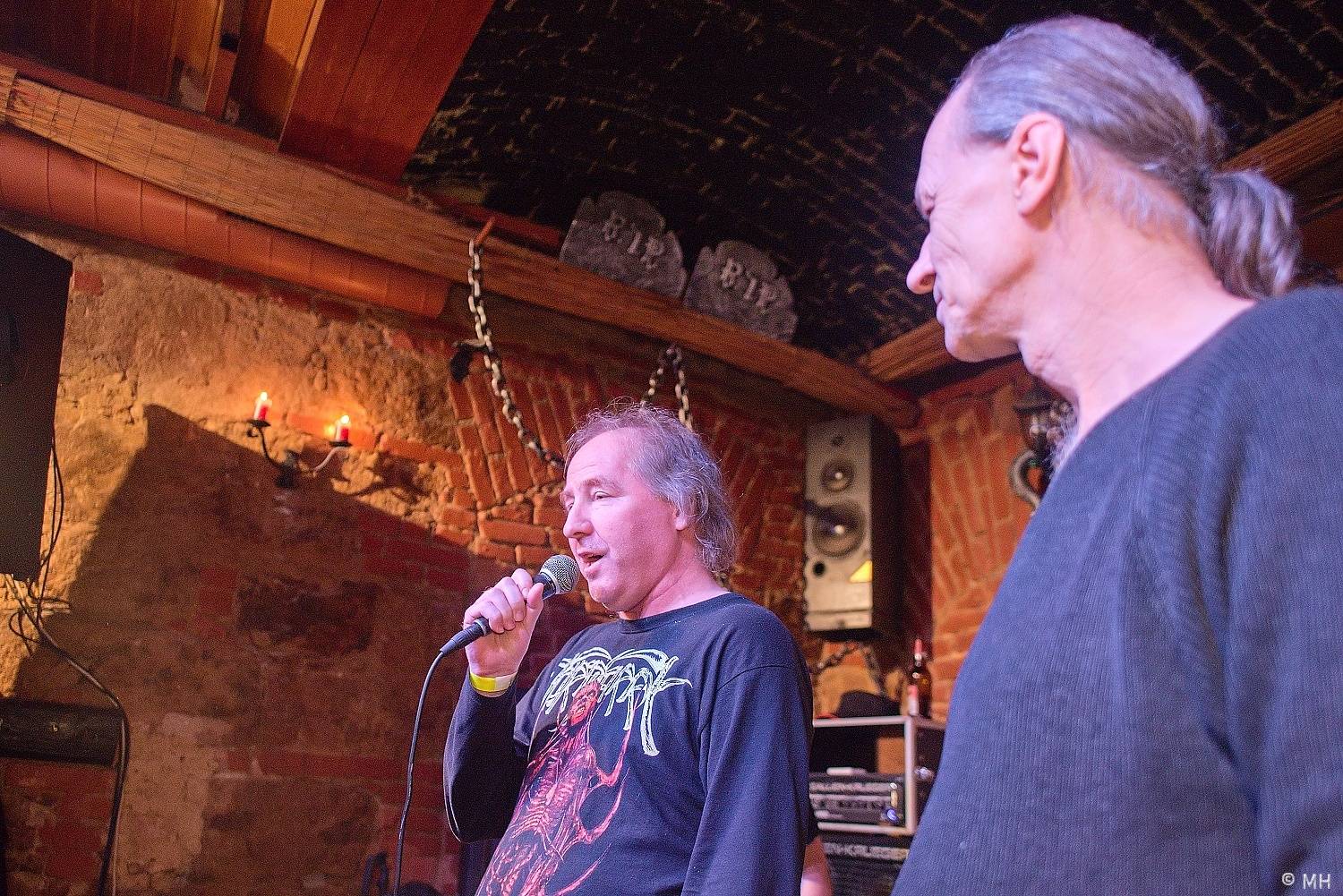 Psora křtila v plzeňském Parlamentu album, nechyběl Petr Korál