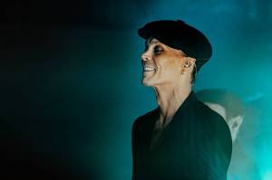 Ville Valo v Praze nešetřil úsměvy, fanouškům představil sólovku Neon Noir