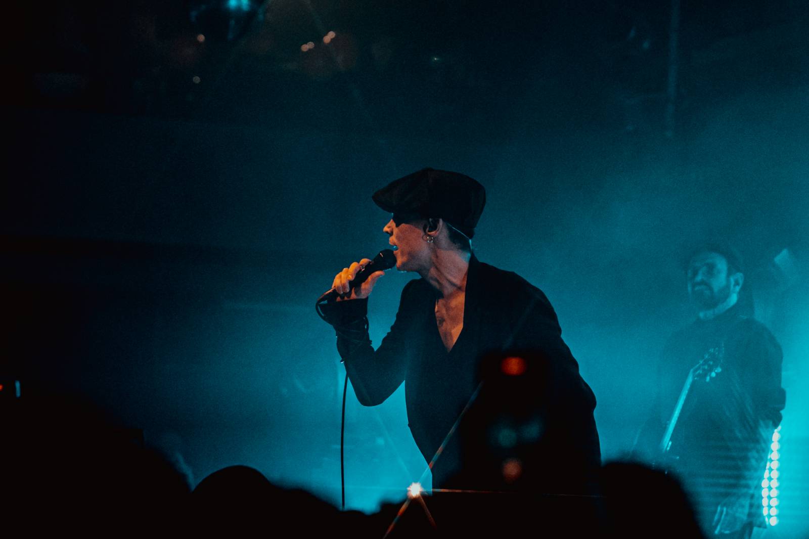 Ville Valo v Praze nešetřil úsměvy, fanouškům představil sólovku Neon Noir