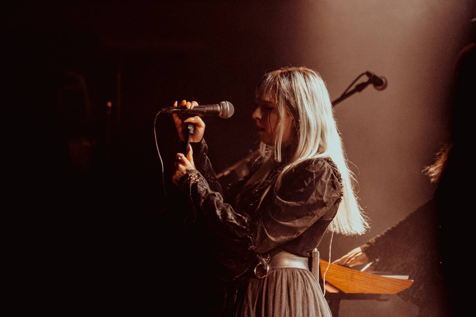 Ville Valo v Praze nešetřil úsměvy, fanouškům představil sólovku Neon Noir