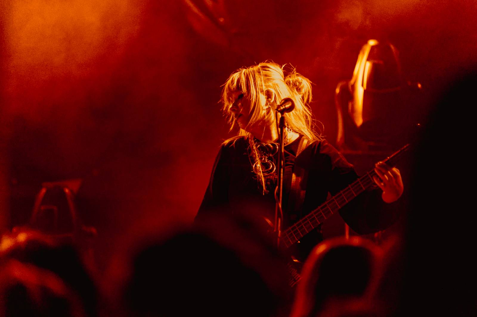 Ville Valo v Praze nešetřil úsměvy, fanouškům představil sólovku Neon Noir