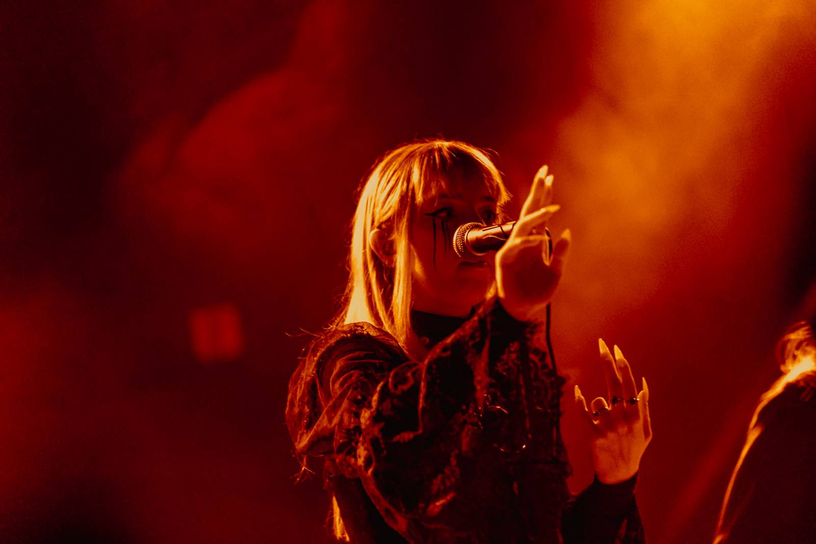 Ville Valo v Praze nešetřil úsměvy, fanouškům představil sólovku Neon Noir