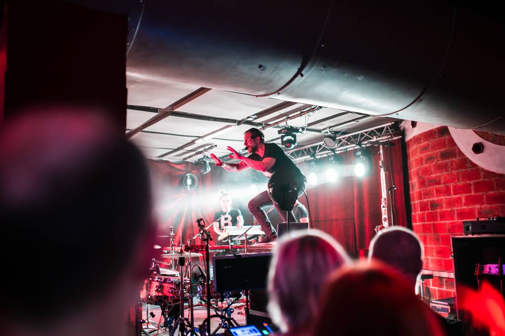 Energičtí Tata Bojs dorazili do Havířova, zaplněná Stolárna jásala nadšením