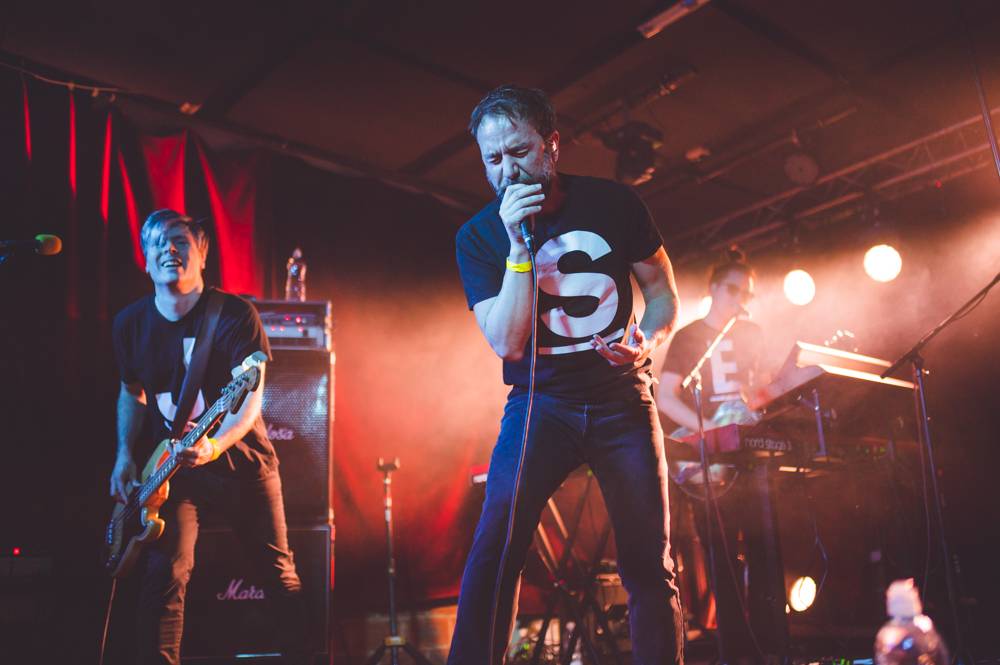 Energičtí Tata Bojs dorazili do Havířova, zaplněná Stolárna jásala nadšením