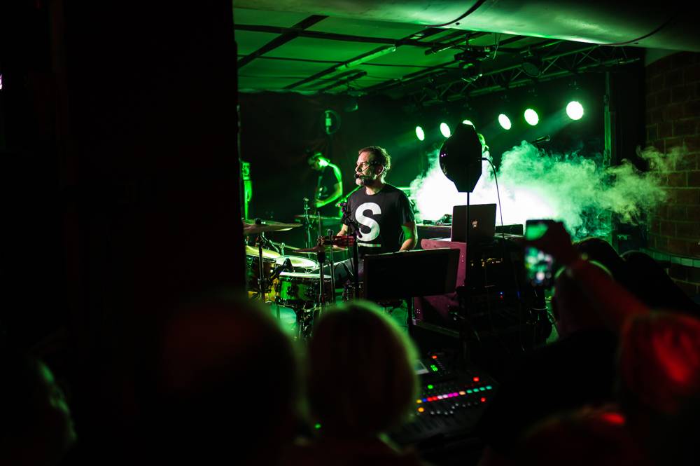 Energičtí Tata Bojs dorazili do Havířova, zaplněná Stolárna jásala nadšením