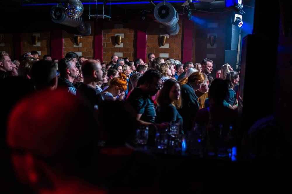 Energičtí Tata Bojs dorazili do Havířova, zaplněná Stolárna jásala nadšením