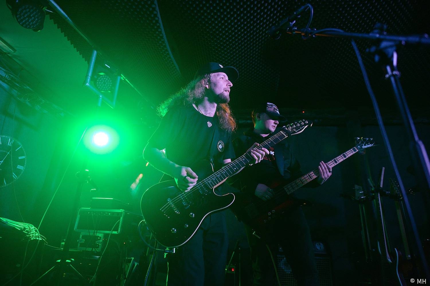 Bílej Medvěd se rozburácel metalem. Zahráli Seven, doprovodili je Arzzen a Nevergreen