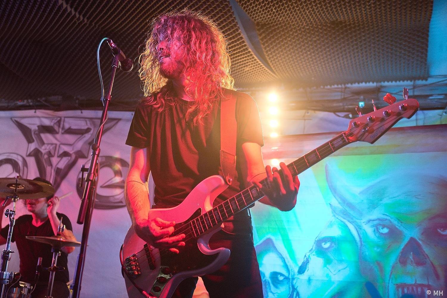 Bílej Medvěd se rozburácel metalem. Zahráli Seven, doprovodili je Arzzen a Nevergreen