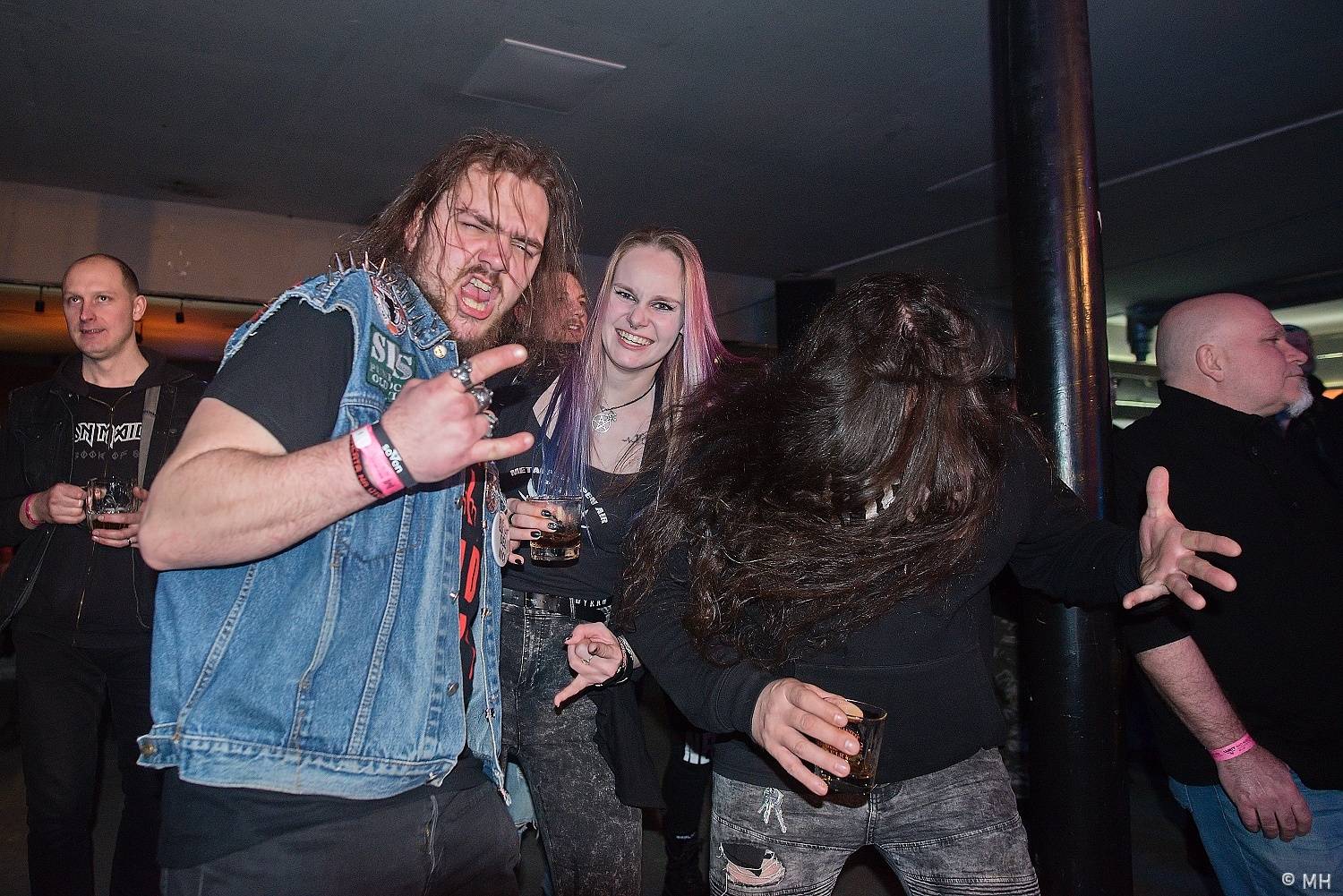 Bílej Medvěd se rozburácel metalem. Zahráli Seven, doprovodili je Arzzen a Nevergreen