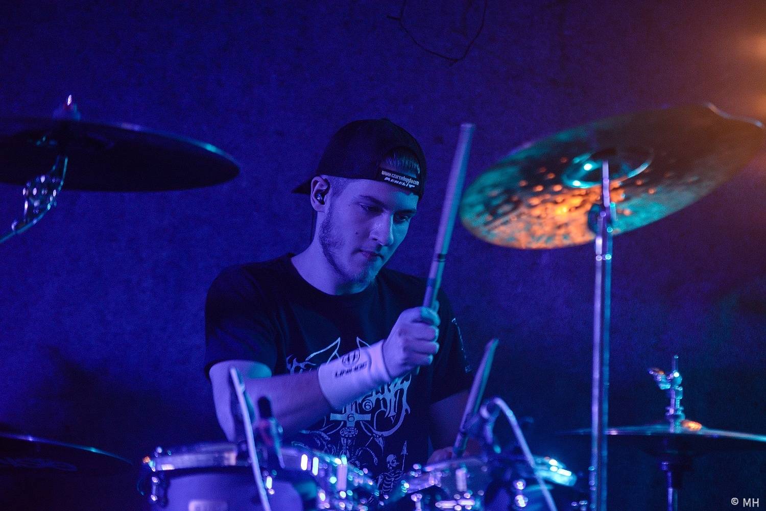 Bílej Medvěd se rozburácel metalem. Zahráli Seven, doprovodili je Arzzen a Nevergreen