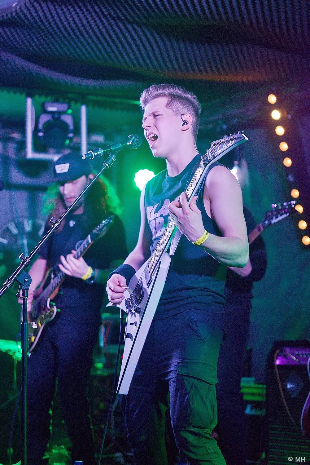 Bílej Medvěd se rozburácel metalem. Zahráli Seven, doprovodili je Arzzen a Nevergreen