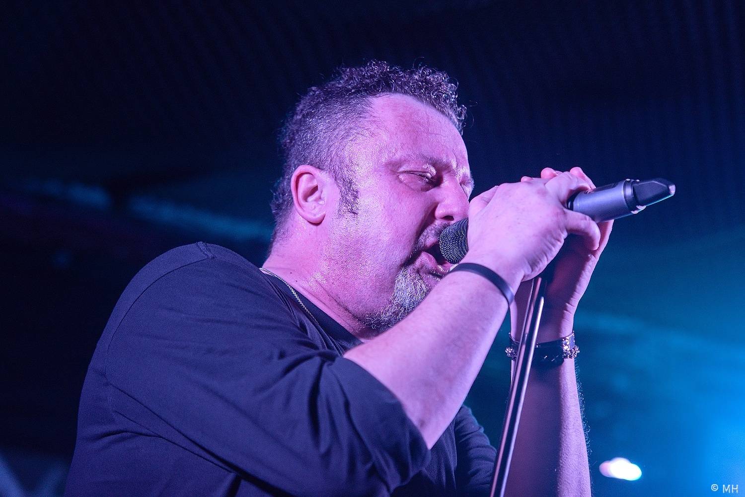 Bílej Medvěd se rozburácel metalem. Zahráli Seven, doprovodili je Arzzen a Nevergreen