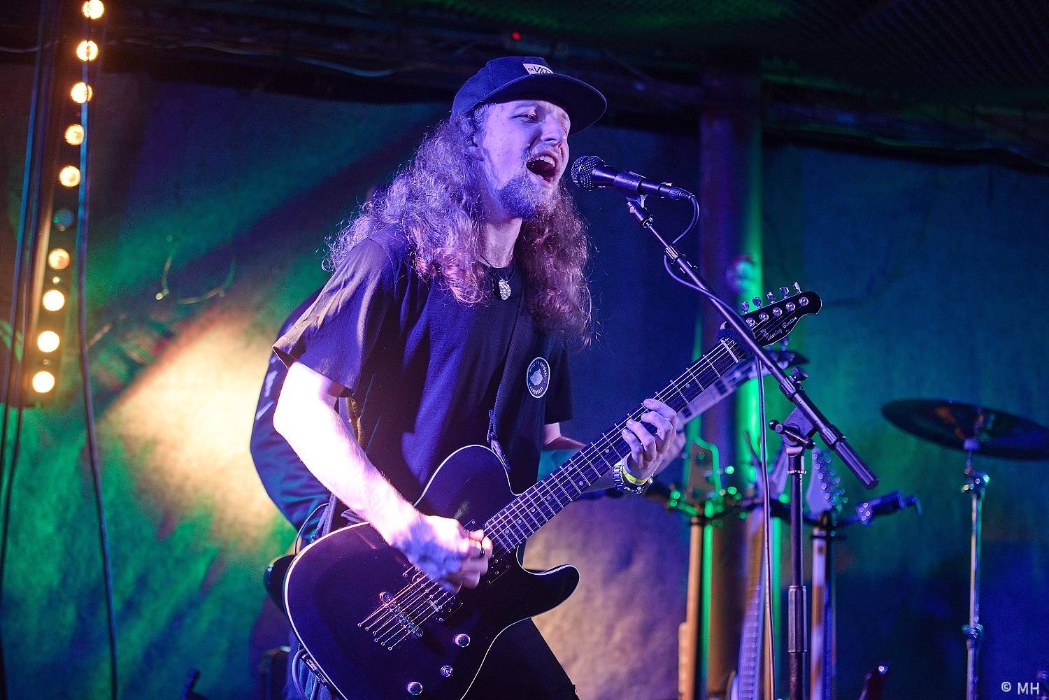 Bílej Medvěd se rozburácel metalem. Zahráli Seven, doprovodili je Arzzen a Nevergreen