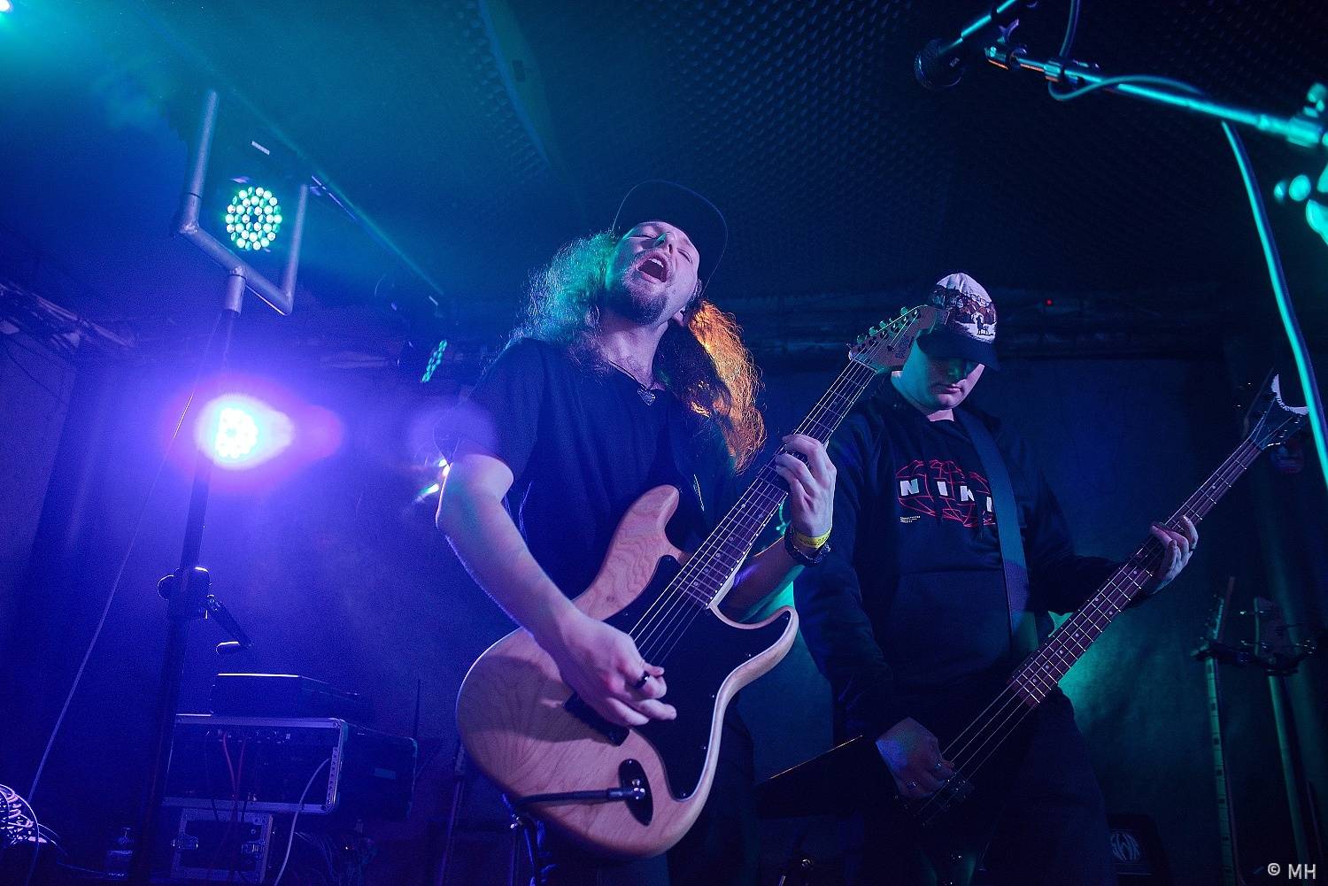 Bílej Medvěd se rozburácel metalem. Zahráli Seven, doprovodili je Arzzen a Nevergreen