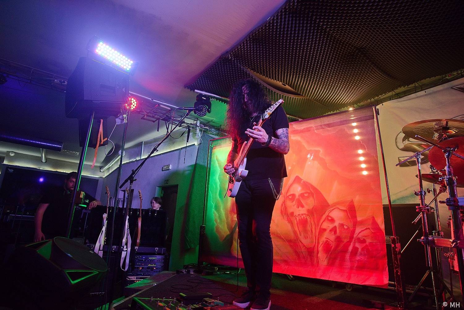 Bílej Medvěd se rozburácel metalem. Zahráli Seven, doprovodili je Arzzen a Nevergreen