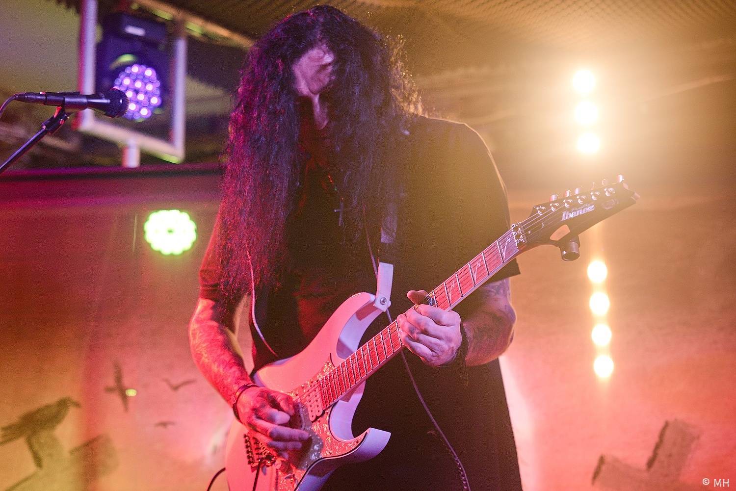 Bílej Medvěd se rozburácel metalem. Zahráli Seven, doprovodili je Arzzen a Nevergreen