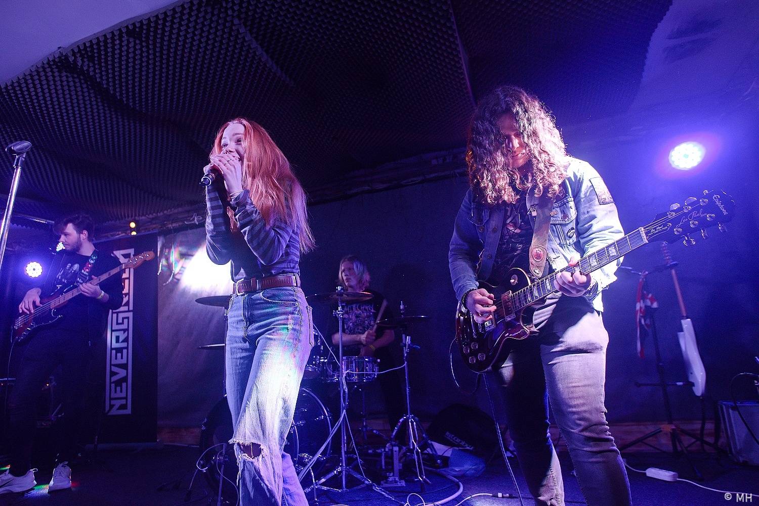 Bílej Medvěd se rozburácel metalem. Zahráli Seven, doprovodili je Arzzen a Nevergreen