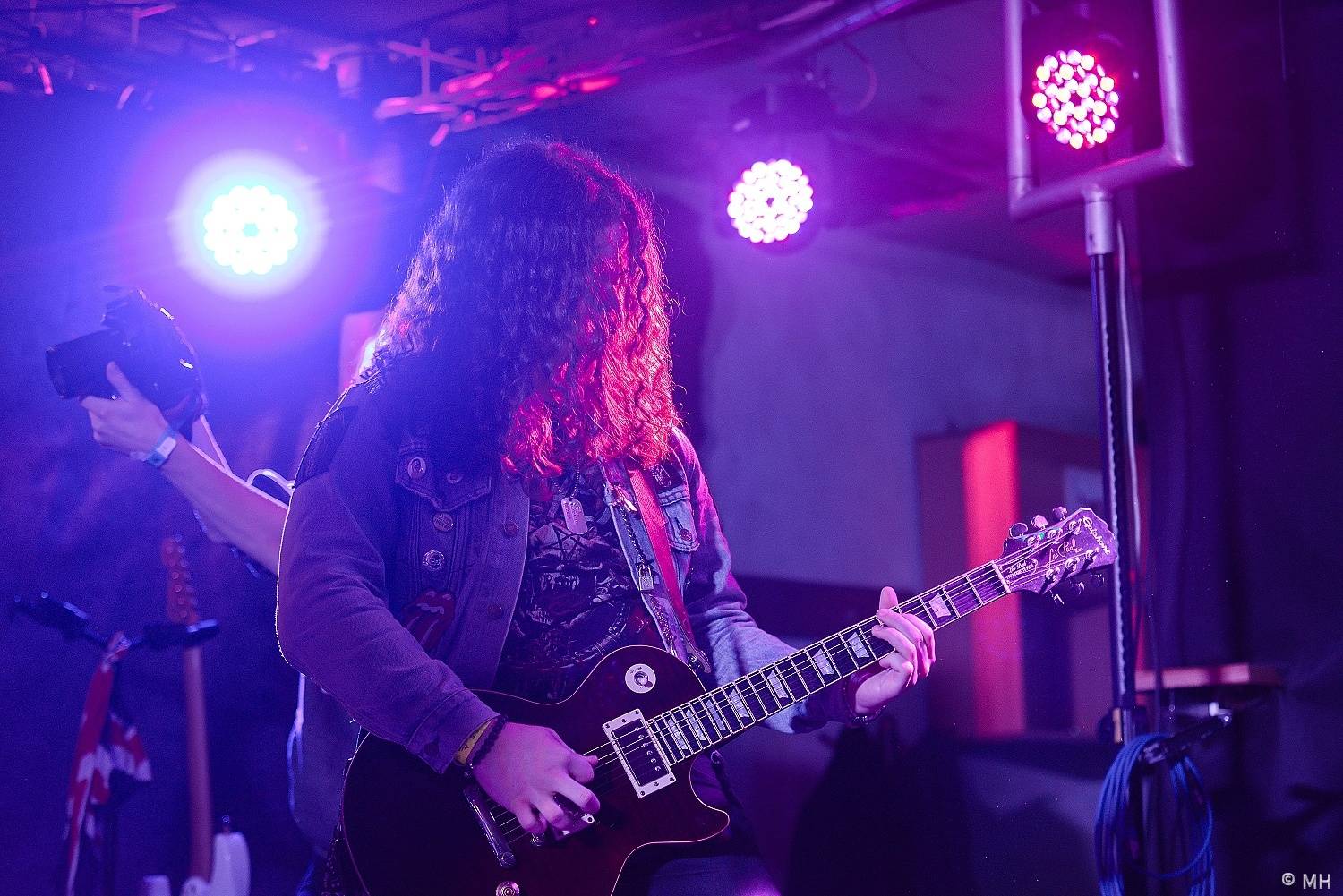 Bílej Medvěd se rozburácel metalem. Zahráli Seven, doprovodili je Arzzen a Nevergreen