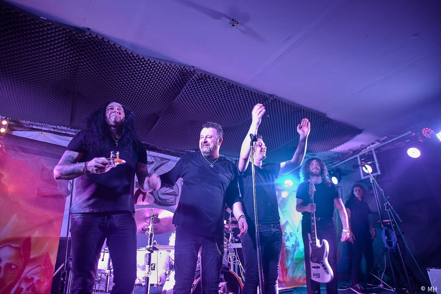 Bílej Medvěd se rozburácel metalem. Zahráli Seven, doprovodili je Arzzen a Nevergreen