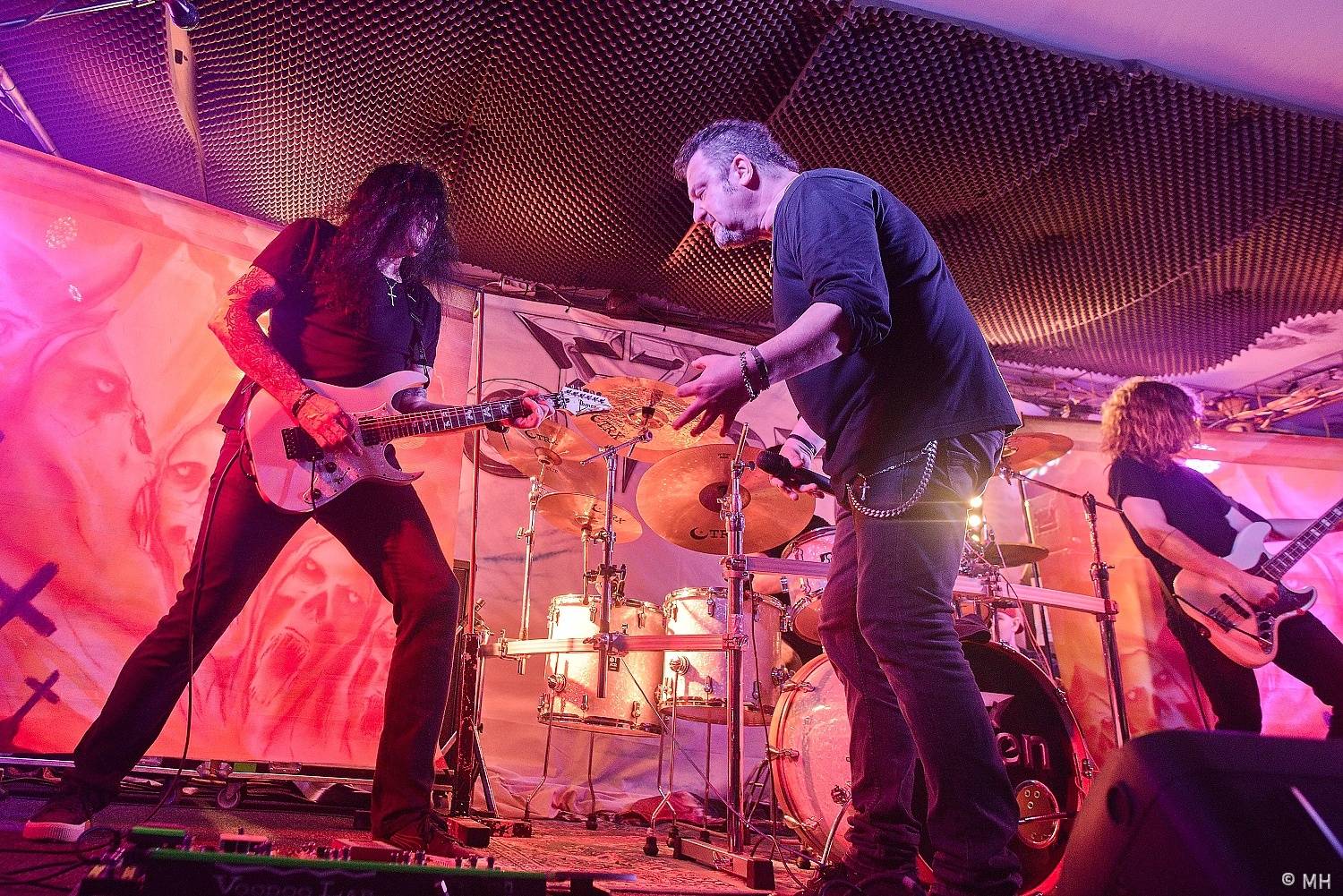 Bílej Medvěd se rozburácel metalem. Zahráli Seven, doprovodili je Arzzen a Nevergreen