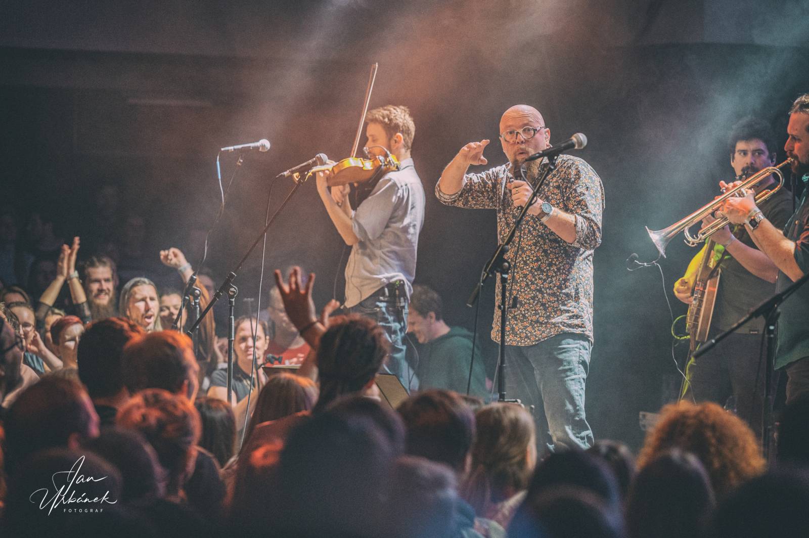 Poletíme? zaplnili pražský Lucerna Music Bar