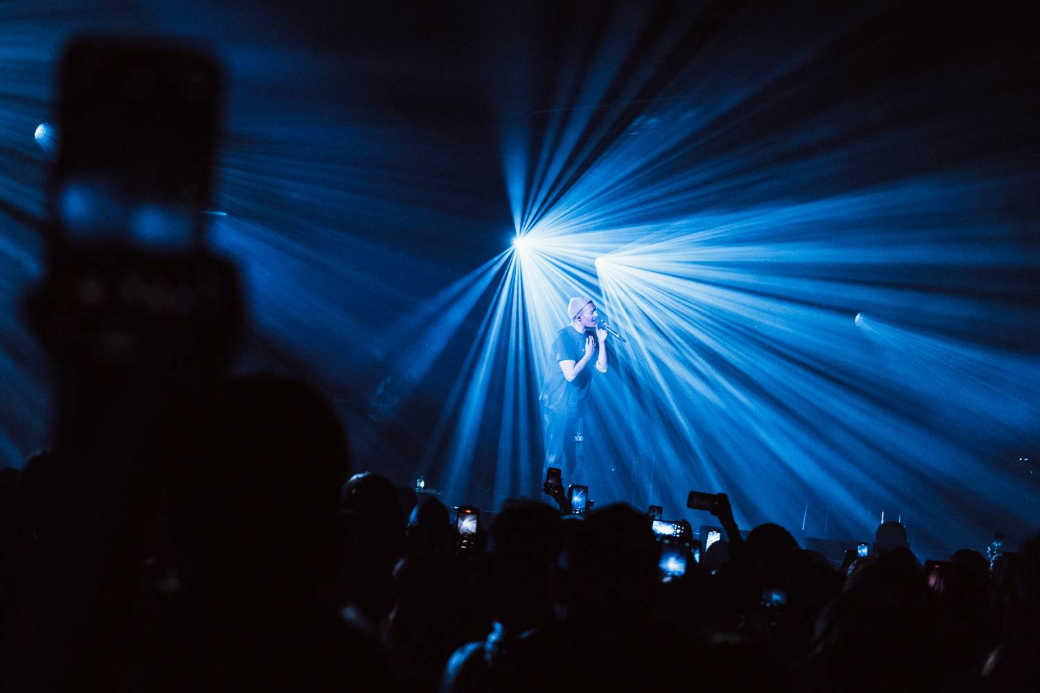 Dermot Kennedy si podmanil Prahu, fanouškům přivezl nové album Sonder
