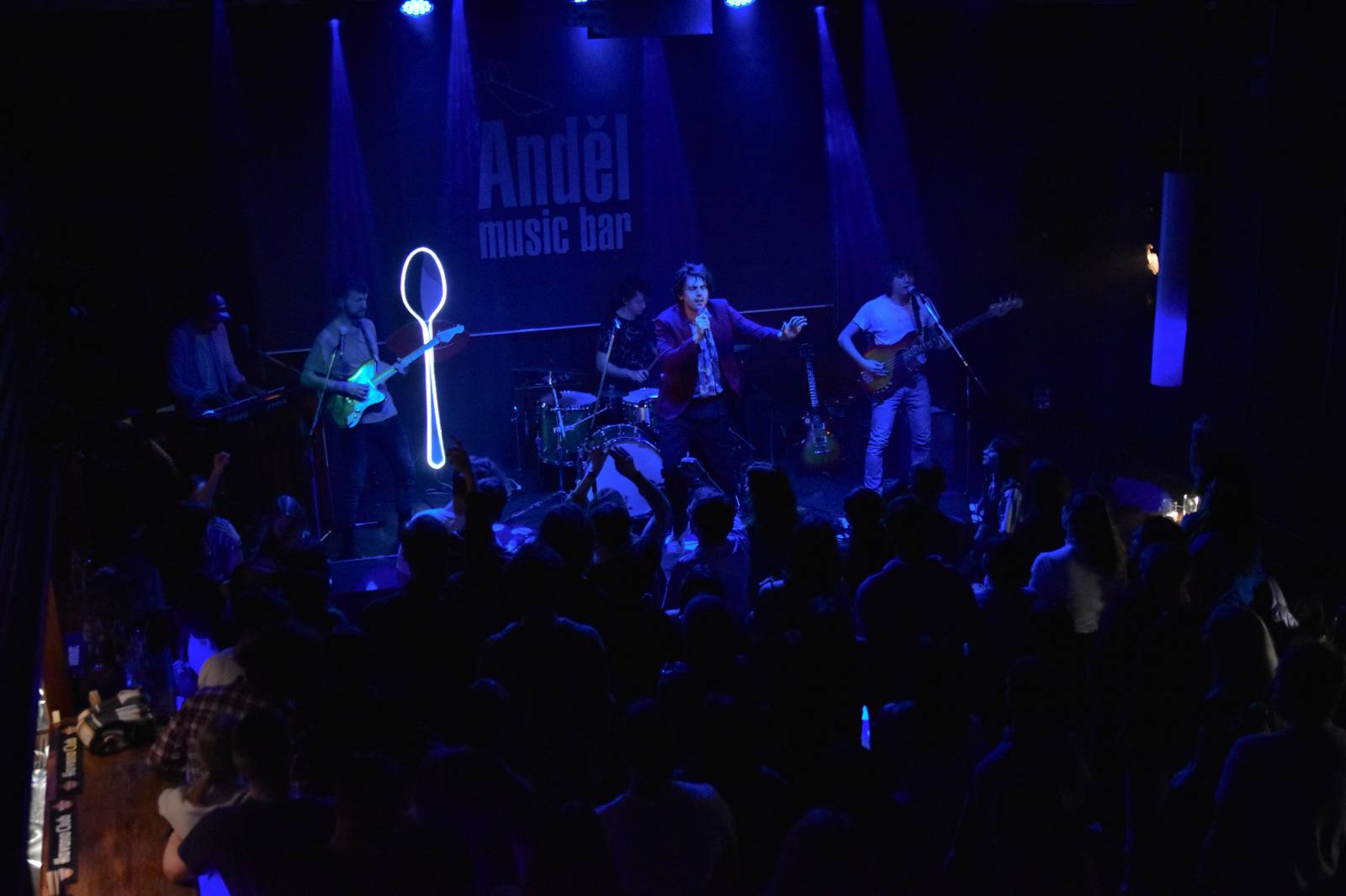 The Silver Spoons roztančili Plzeň, předskakovali jim Page Turners