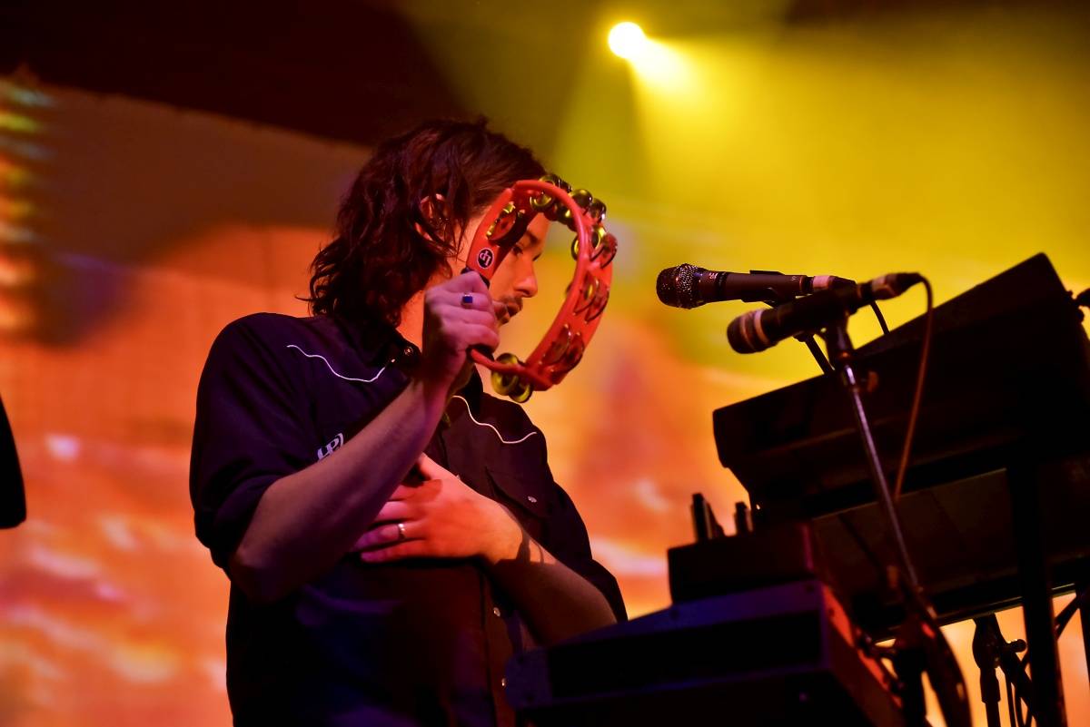 Pět nových alb si zasloužilo turné. Australští rockeři King Gizzard & The Lizard Wizard vyprodali pražskou Lucernu
