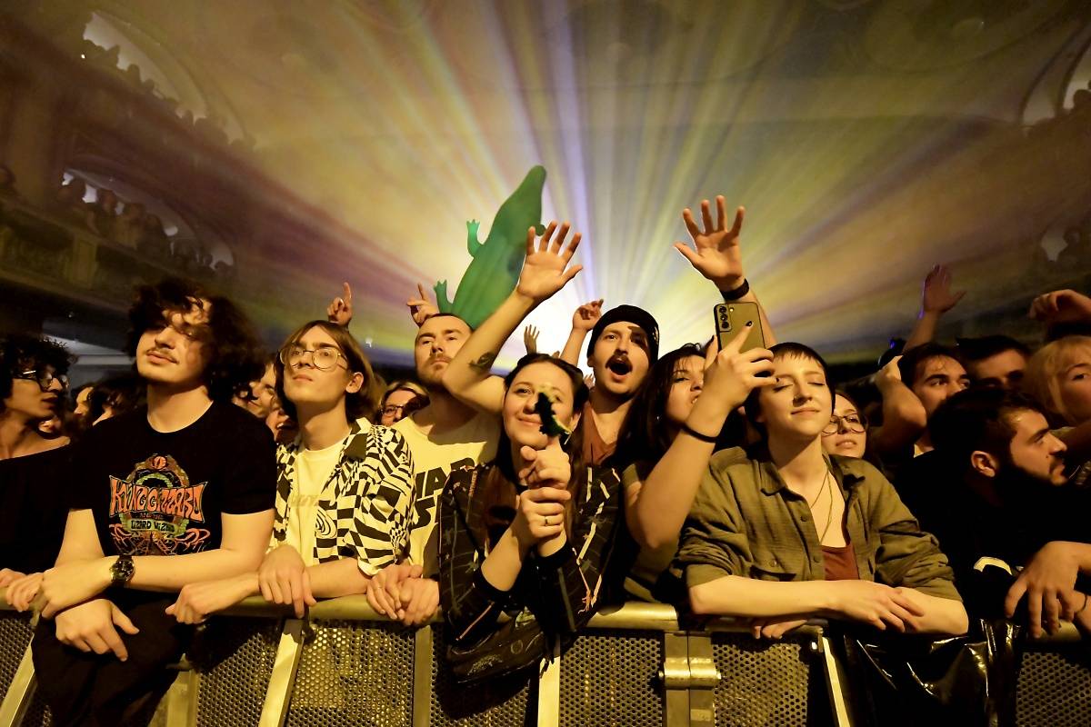 Pět nových alb si zasloužilo turné. Australští rockeři King Gizzard & The Lizard Wizard vyprodali pražskou Lucernu