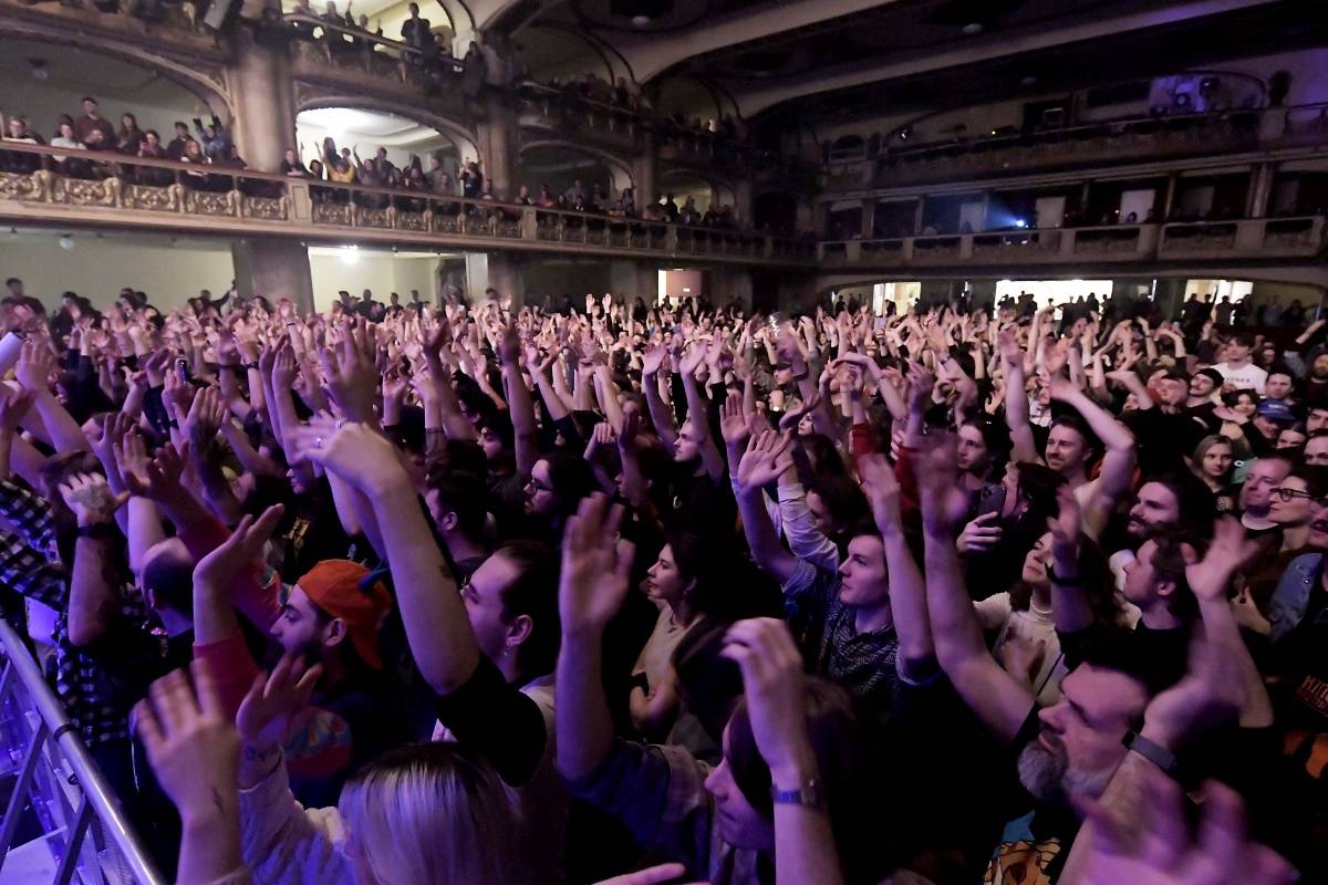 Pět nových alb si zasloužilo turné. Australští rockeři King Gizzard & The Lizard Wizard vyprodali pražskou Lucernu