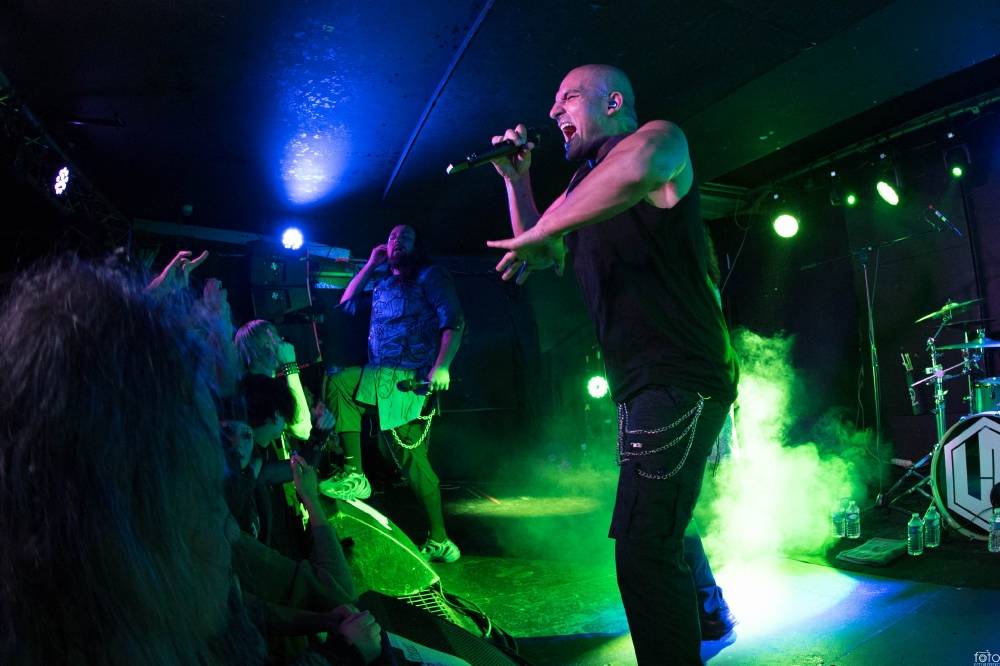 Pražským Rock Café se prohnala metalová bouře. Bloodywood nabili fanoušky energií