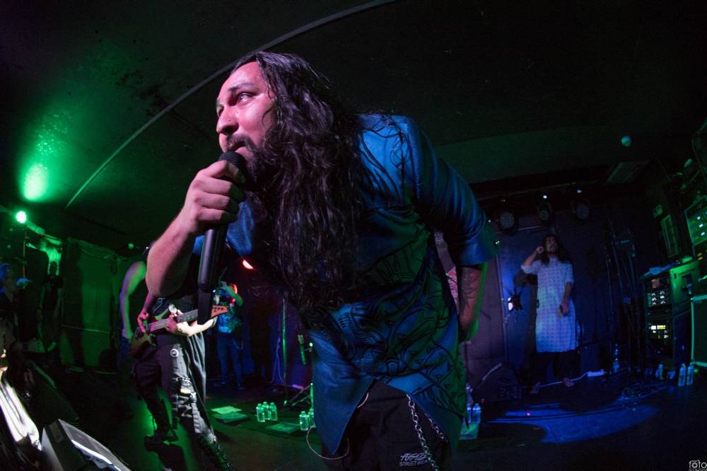 Pražským Rock Café se prohnala metalová bouře. Bloodywood nabili fanoušky energií