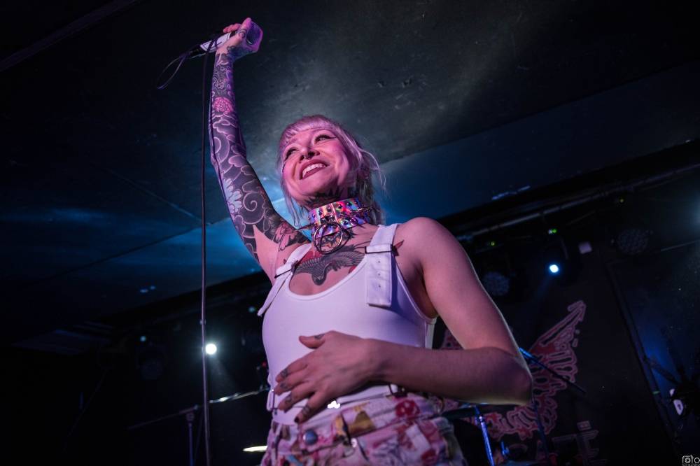 Pražským Rock Café se prohnala metalová bouře. Bloodywood nabili fanoušky energií