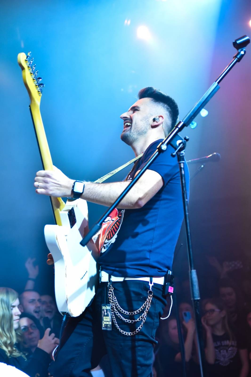 Civilní Obrana vyprodala pražský Lucerna Music Bar, jejími hosty byly Rybičky 48 a Denisa Nesvačilová