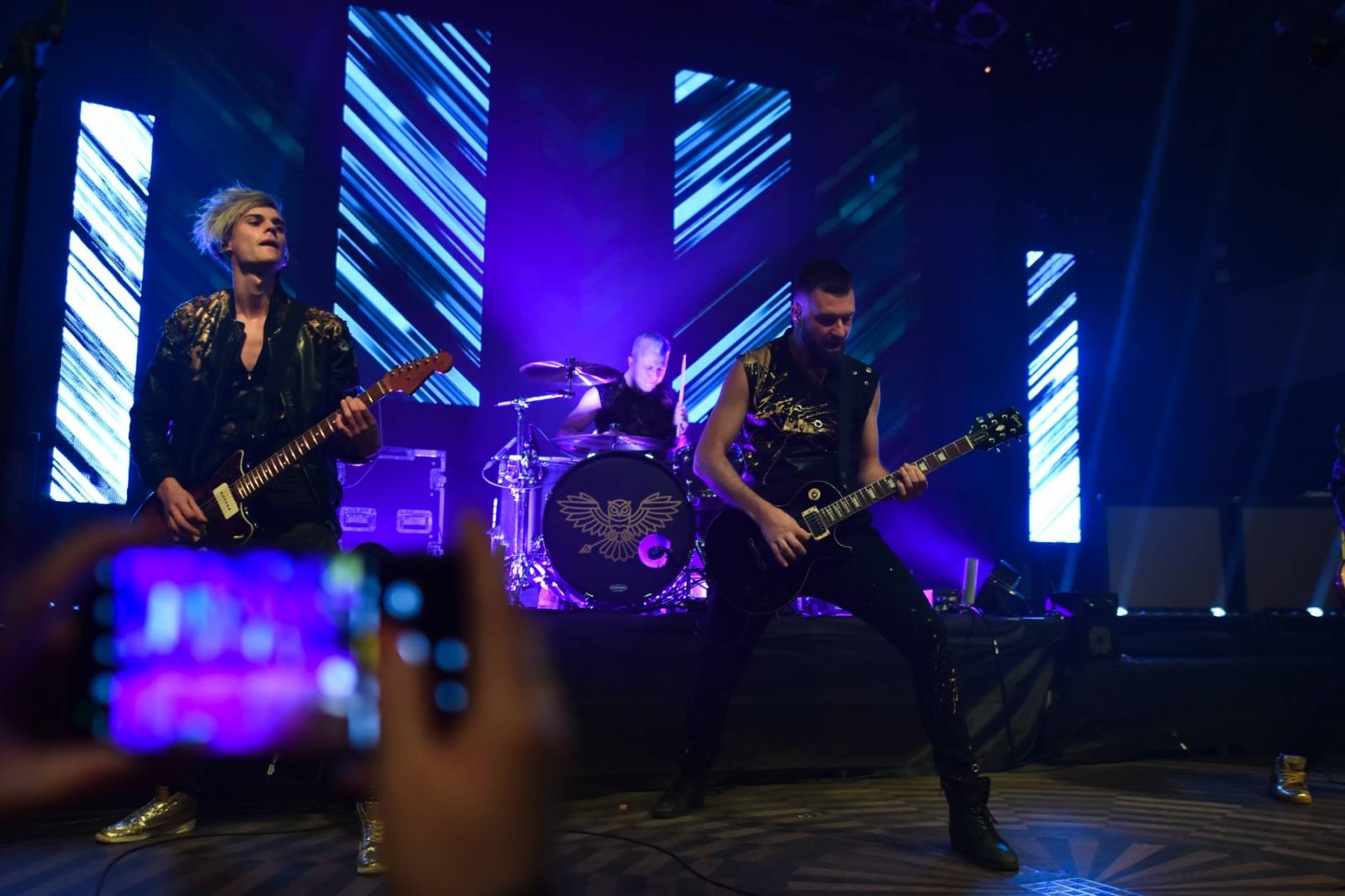 Civilní Obrana vyprodala pražský Lucerna Music Bar, jejími hosty byly Rybičky 48 a Denisa Nesvačilová