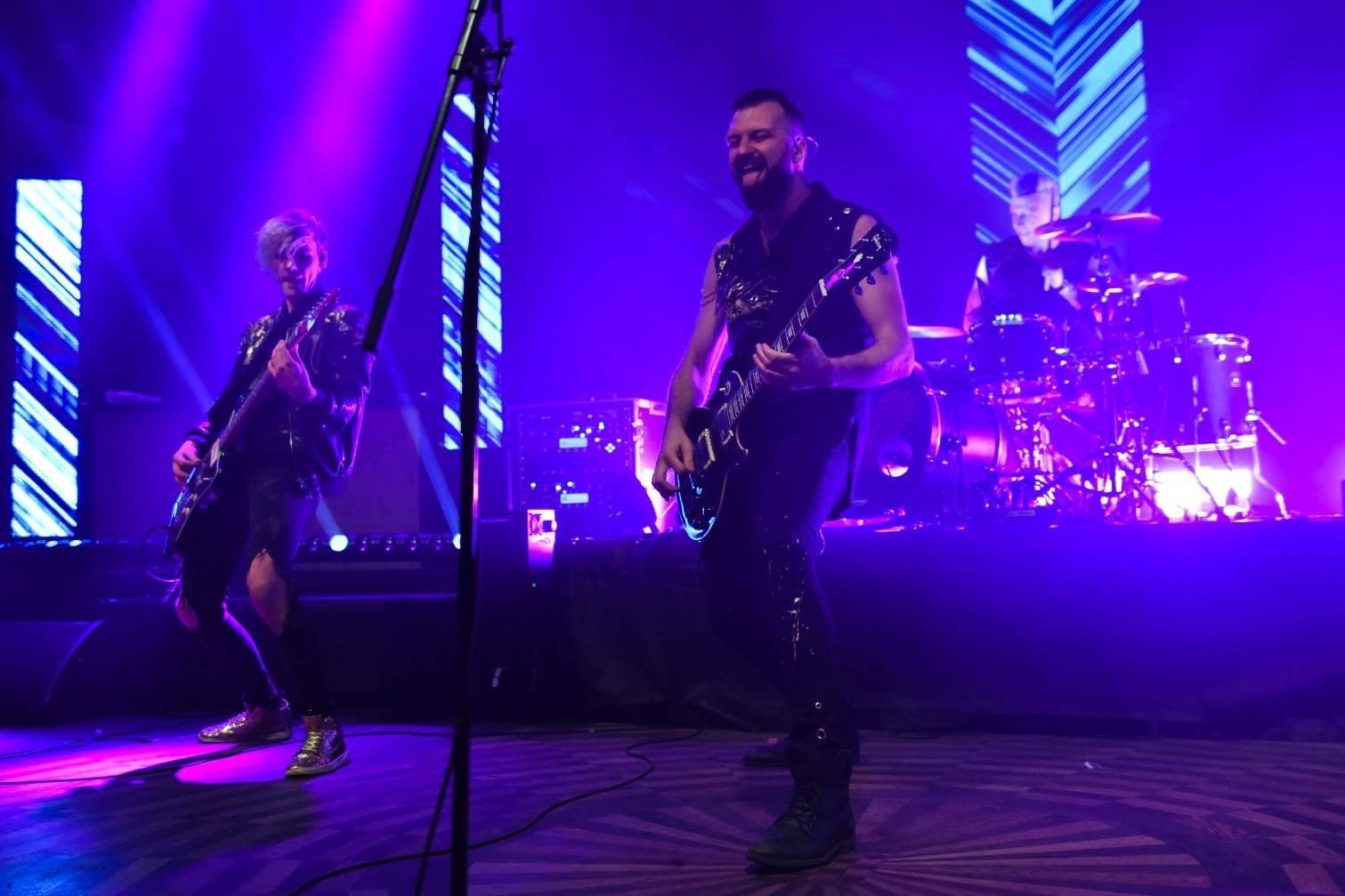 Civilní Obrana vyprodala pražský Lucerna Music Bar, jejími hosty byly Rybičky 48 a Denisa Nesvačilová