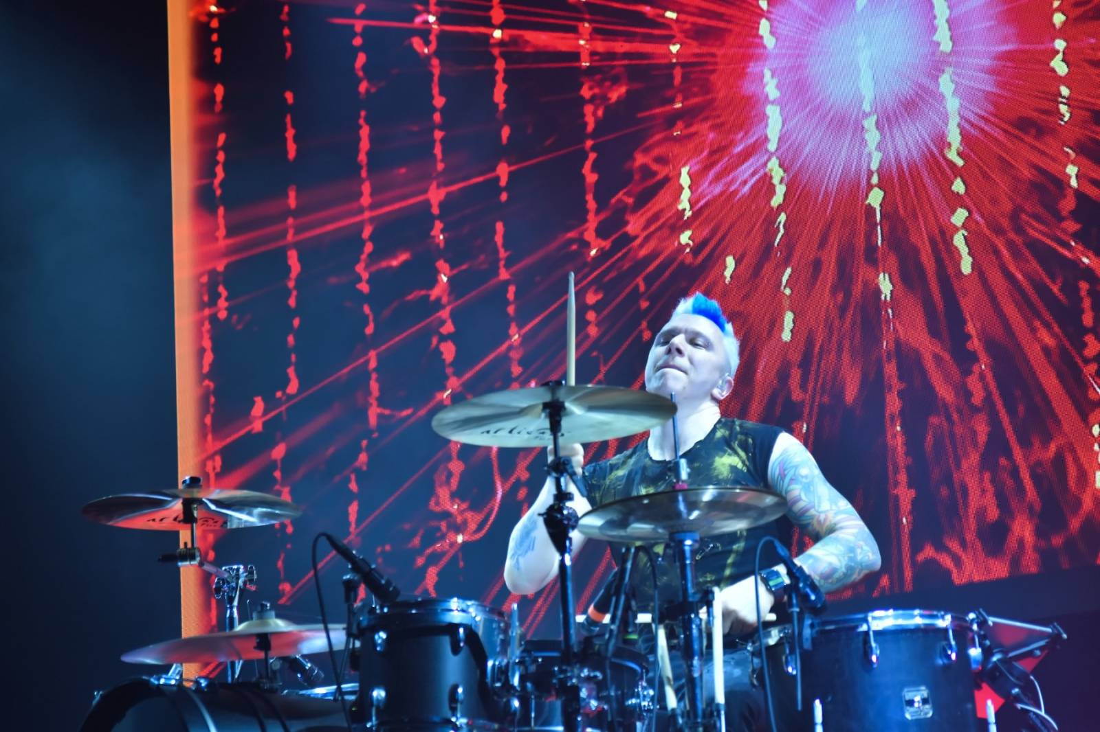 Civilní Obrana vyprodala pražský Lucerna Music Bar, jejími hosty byly Rybičky 48 a Denisa Nesvačilová