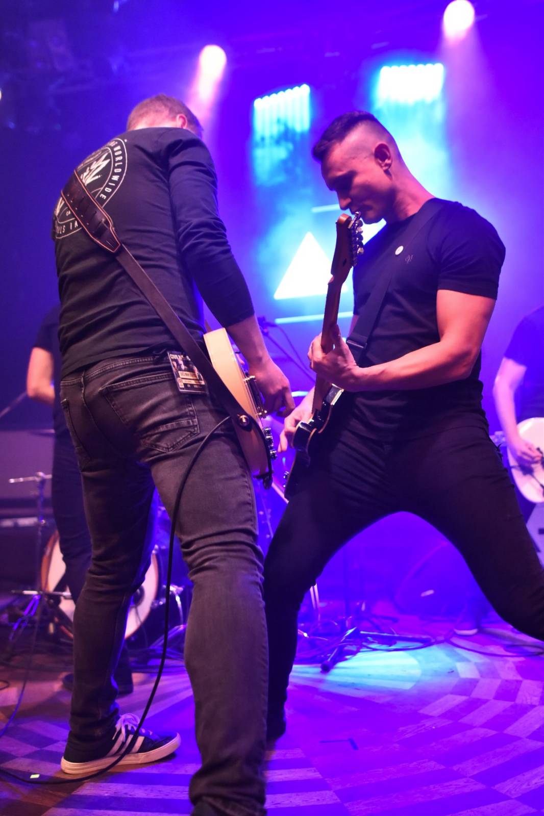 Civilní Obrana vyprodala pražský Lucerna Music Bar, jejími hosty byly Rybičky 48 a Denisa Nesvačilová