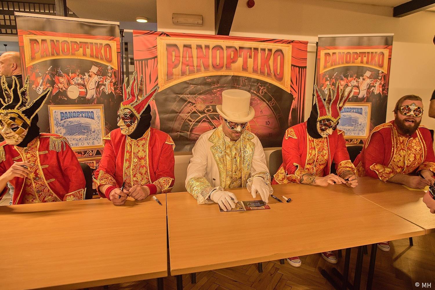 Panoptiko přivezlo do Plzně nové album Bohové